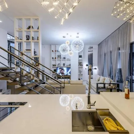 Luxurious And Stylish With Pool & Jacuzzi Crikvenica
