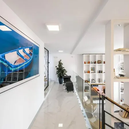Villa Luxurious And Stylish With Pool & Jacuzzi