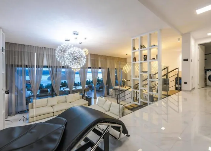Luxurious And Stylish With Pool & Jacuzzi * Crikvenica