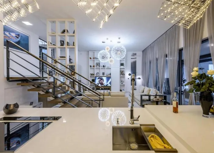 Luxurious And Stylish With Pool & Jacuzzi Crikvenica